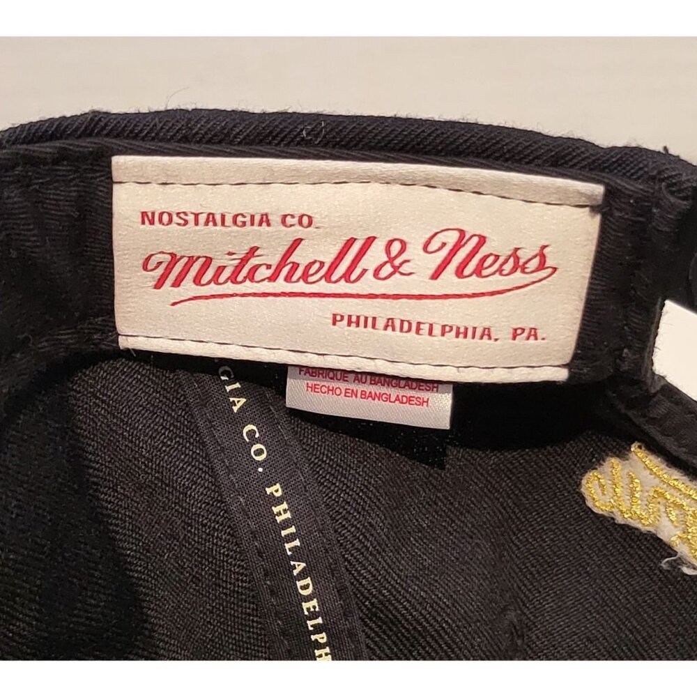 Mitchell & Ness Toronto Raptors Cap - Picture 9 of 12